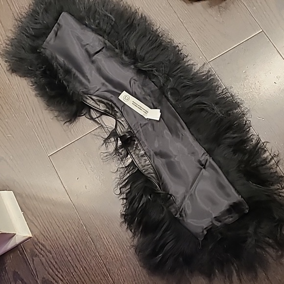 NWT s.S Danier Thinsulate wool coat with fur collar - Picture 9 of 10